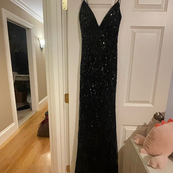 Sherrie Hill black Prom dress 54329 Beaded gown with deep 
V-neckline Sz2 Black - Picture 10 of 16